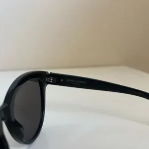 Saint Laurent | Accessories | Authentic Saint Laurent  display picture 2